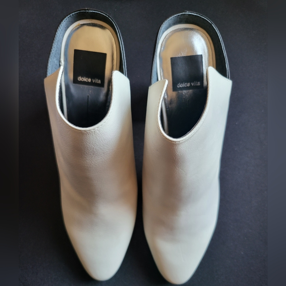 NWOT White Leather Block Heeled Bootie Dolce Vita